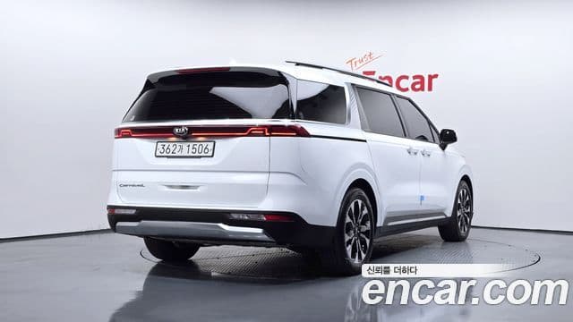 Kia Carnival 2021 — ფოტო 2/20