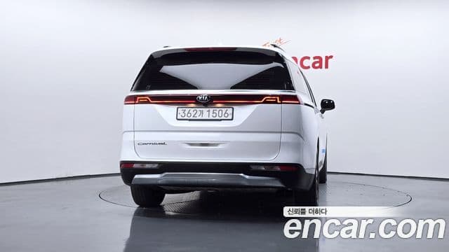Kia Carnival 2021 — ფოტო 4/20