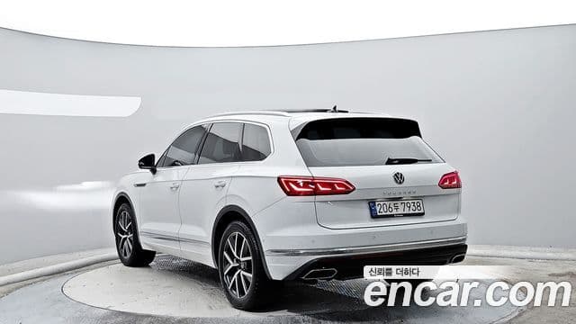 Volkswagen Touareg 2023 — Şəkil 12/20