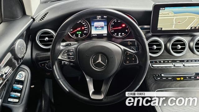 Mercedes-Benz GLC-Class 2019 — ფოტო 14/20