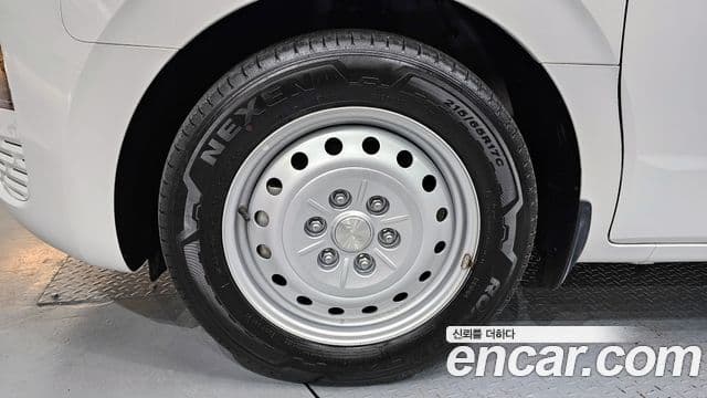 Hyundai Staria 2024 — ფოტო 5/20