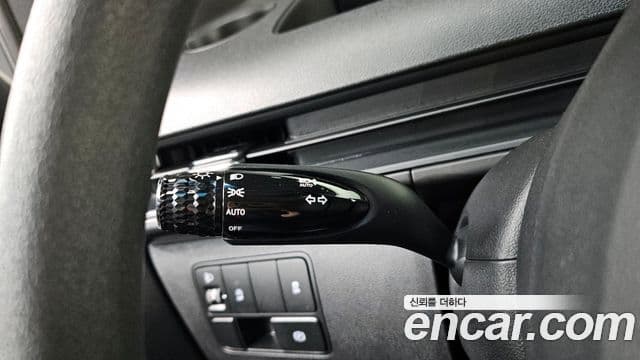 Hyundai Staria 2024 — ფოტო 19/20