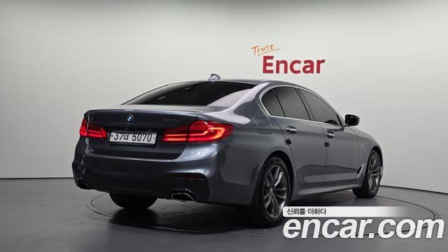 BMW 5 Series 2018 — Фото 2/20