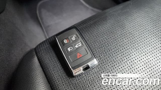 Land Rover Discovery Sport 2022 — ფოტო 15/20