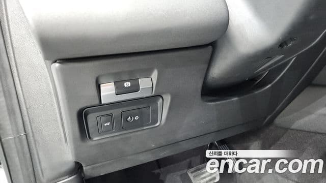 Land Rover Discovery Sport 2022 — Photo 11/36