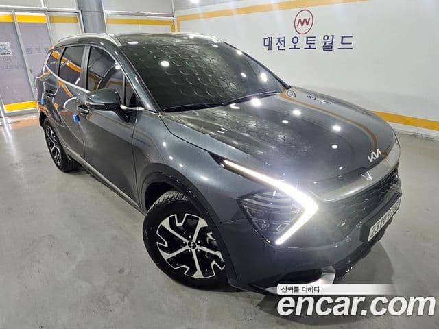 Kia Sportage 2023 — ფოტო 7/20