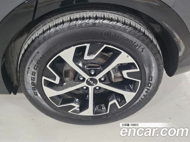 Kia Sportage 2023 — ფოტო 9/20