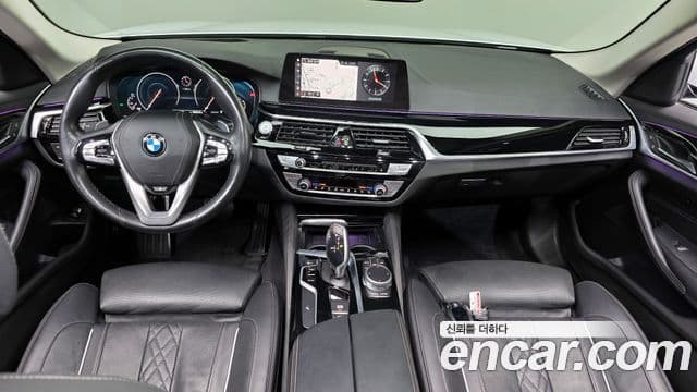 BMW 5 Series 2019 — Фото 10/20