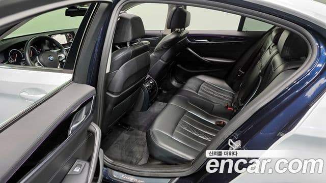 BMW 5 Series 2019 — Фото 12/20