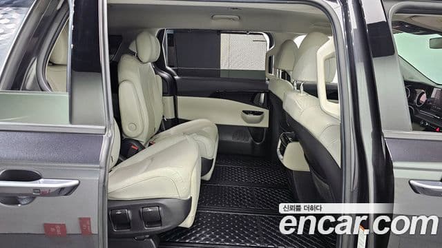Kia Carnival 2020 — Фото 11/20