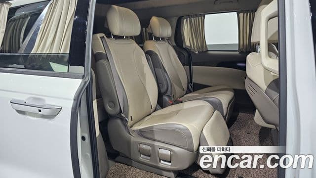 Kia Carnival 2021 — Şəkil 13/20