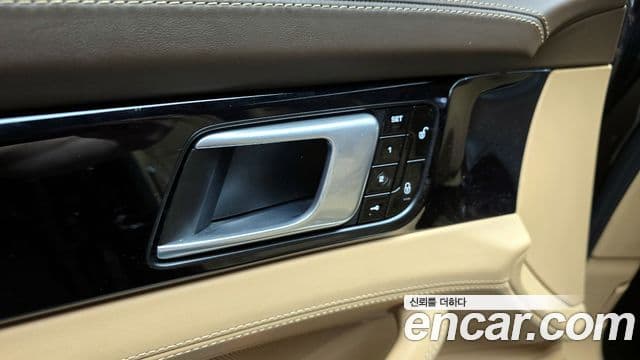 Porsche Panamera 2018 — Photo 24/38
