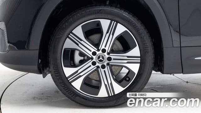 Mercedes-Benz EQB 2025 — ფოტო 14/20