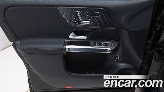 Mercedes-Benz EQB 2025 — ფოტო 11/20