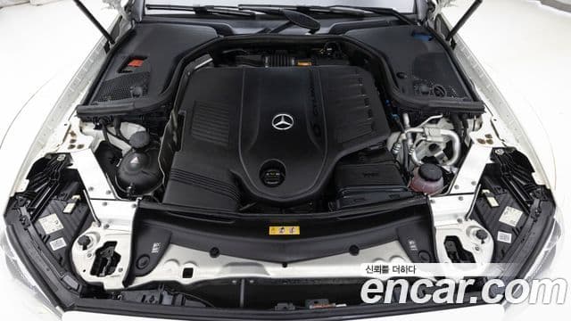 Mercedes-Benz E-Class 2021 — ფოტო 5/20