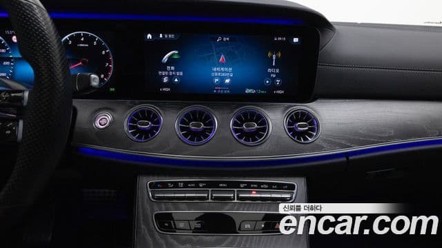 Mercedes-Benz E-Class 2021 — ფოტო 16/20