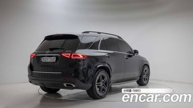 Mercedes-Benz GLE-Class 2021 — Фото 1/20