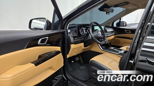 Kia Carnival 2023 — Şəkil 10/20