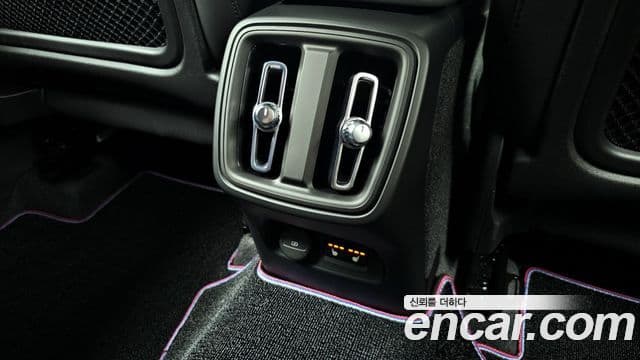 Volvo XC40 2025 — Şəkil 18/20