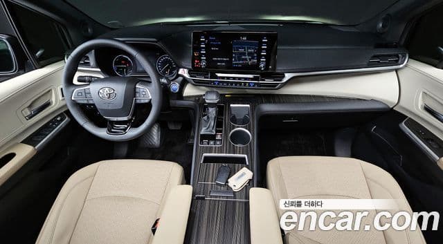 Toyota Sienna 2023 — ფოტო 7/20