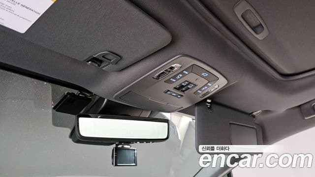 Toyota Sienna 2023 — ფოტო 19/20