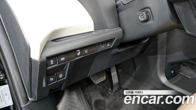 Toyota Sienna 2023 — ფოტო 20/20