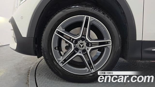 Mercedes-Benz GLB-Class 2023 — фото 5 из 20