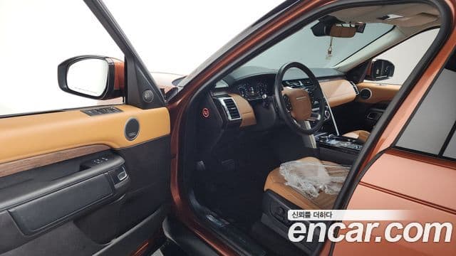 Land Rover Discovery 5 2019 — Şəkil 8/20