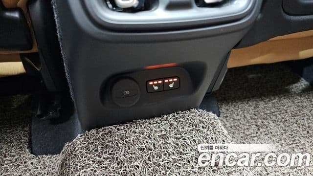 Volvo XC40 2019 — Şəkil 19/20
