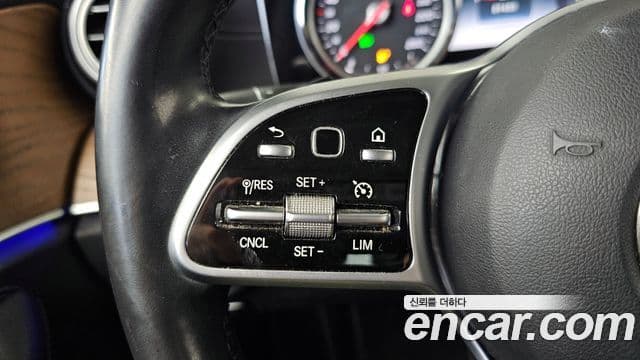 Mercedes-Benz E-Class 2019 — Şəkil 19/20