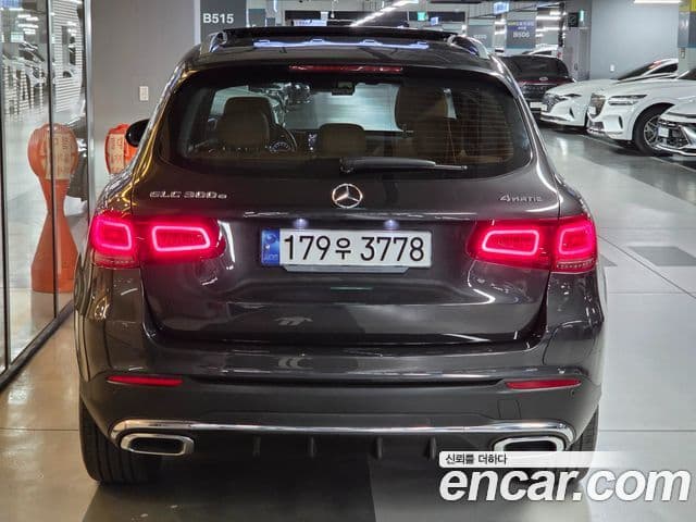 Mercedes-Benz GLC-Class 2022 — ფოტო 15/20
