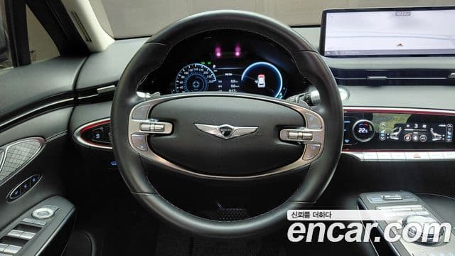 Genesis GV70 2021 — ფოტო 13/20