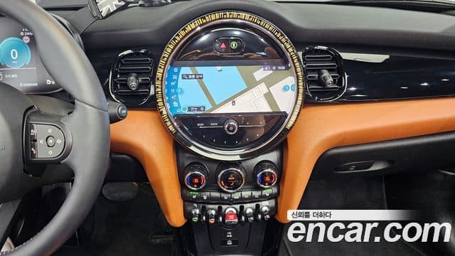 Mini Cooper S Convertible 2023 — ფოტო 18/18
