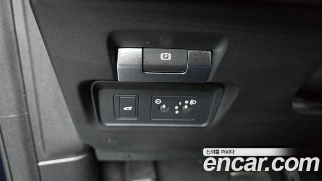 Land Rover Discovery Sport 2020 — Фото 19/20