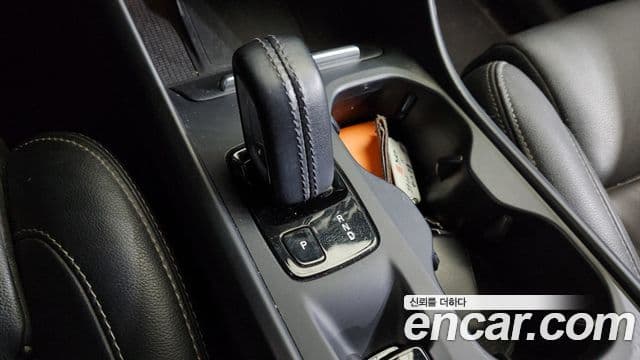Volvo XC40 2021 — Şəkil 9/20