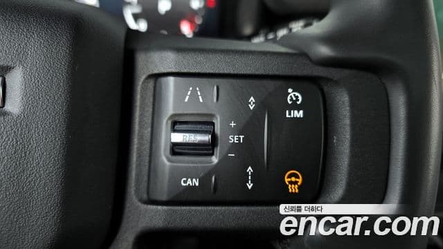 Land Rover Defender 2023 — Фото 17/20