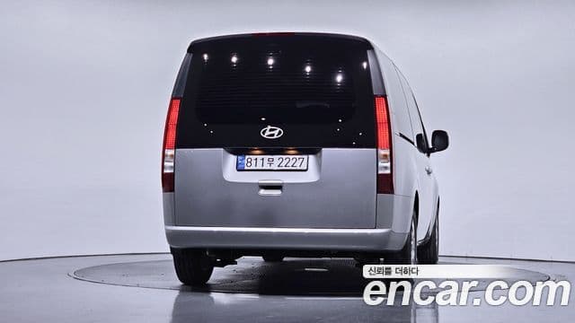 Hyundai Staria 2025 — Фото 4/20