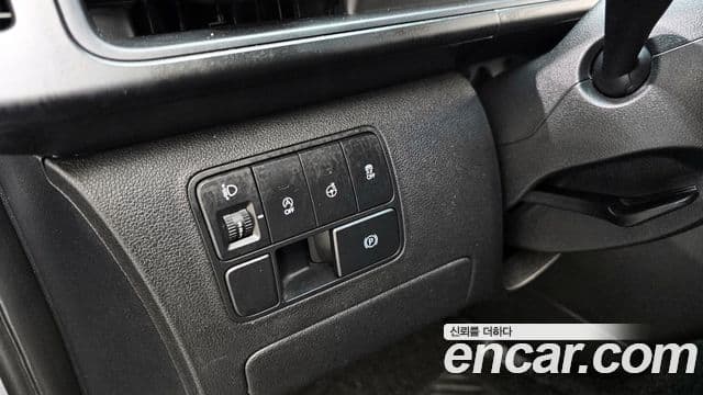 Hyundai Staria 2025 — Фото 16/20