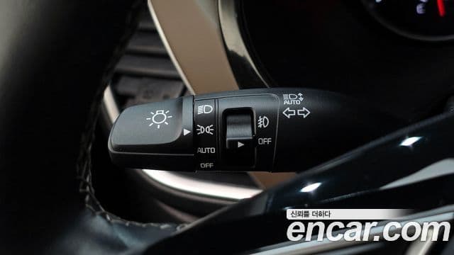 Kia Seltos 2020 — ფოტო 15/20