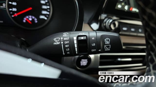 Kia Seltos 2020 — ფოტო 16/20