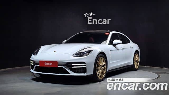 Porsche Panamera, 2022