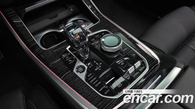 BMW X7 2021 — ფოტო 8/20