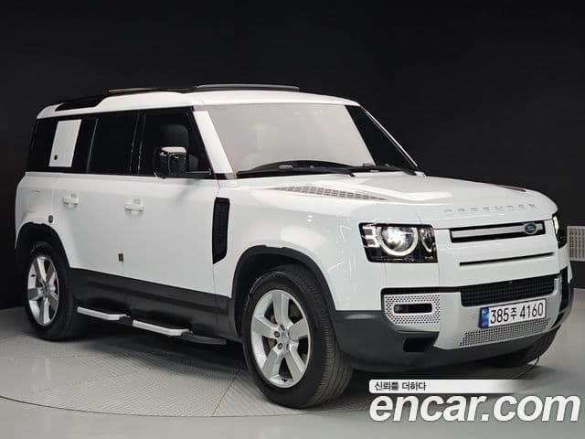 Land Rover Defender 2023 — Photo 16/20