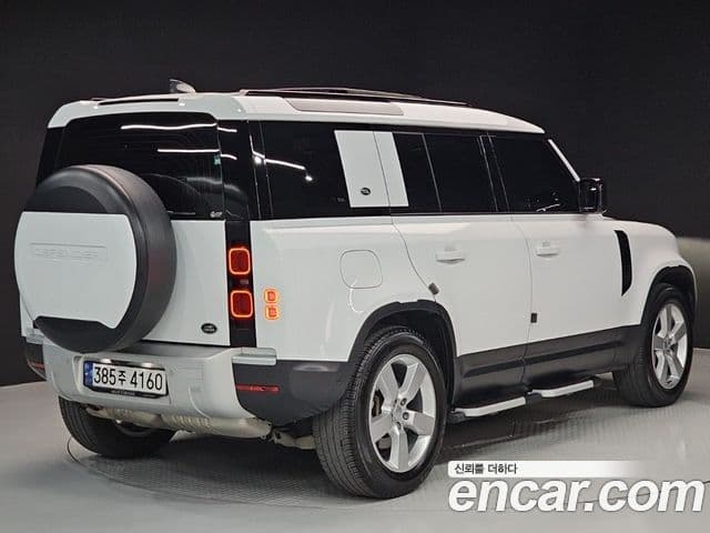 Land Rover Defender 2023 — Photo 20/20