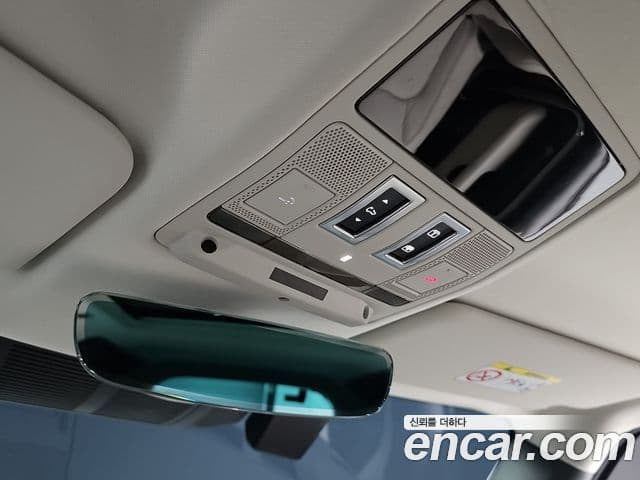 Land Rover Defender 2023 — Photo 4/20