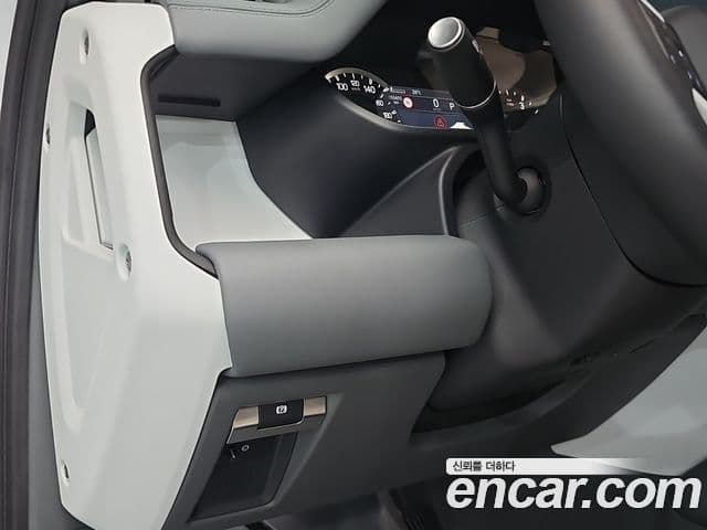 Land Rover Defender 2023 — Photo 13/20
