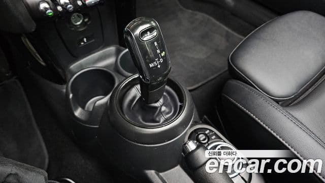 Mini Cooper Convertible 2024 — фото 9 из 20