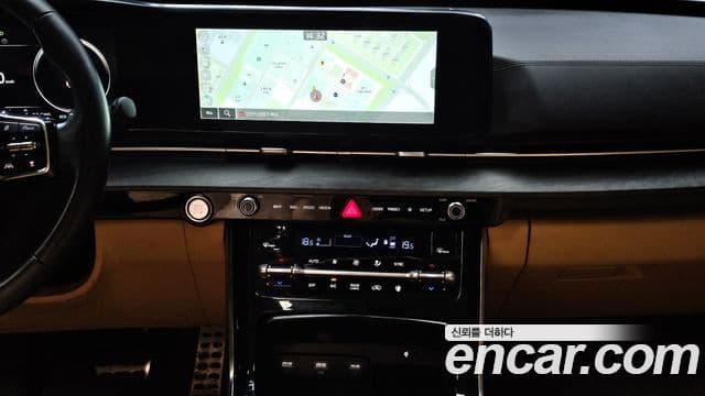 Kia Carnival 2021 — фото 14 из 20