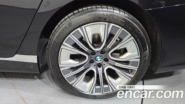BMW 7 Series 2022 — Photo 38/39