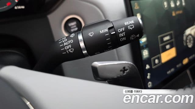 Land Rover Range Rover Velar 2025 — Photo 29/31